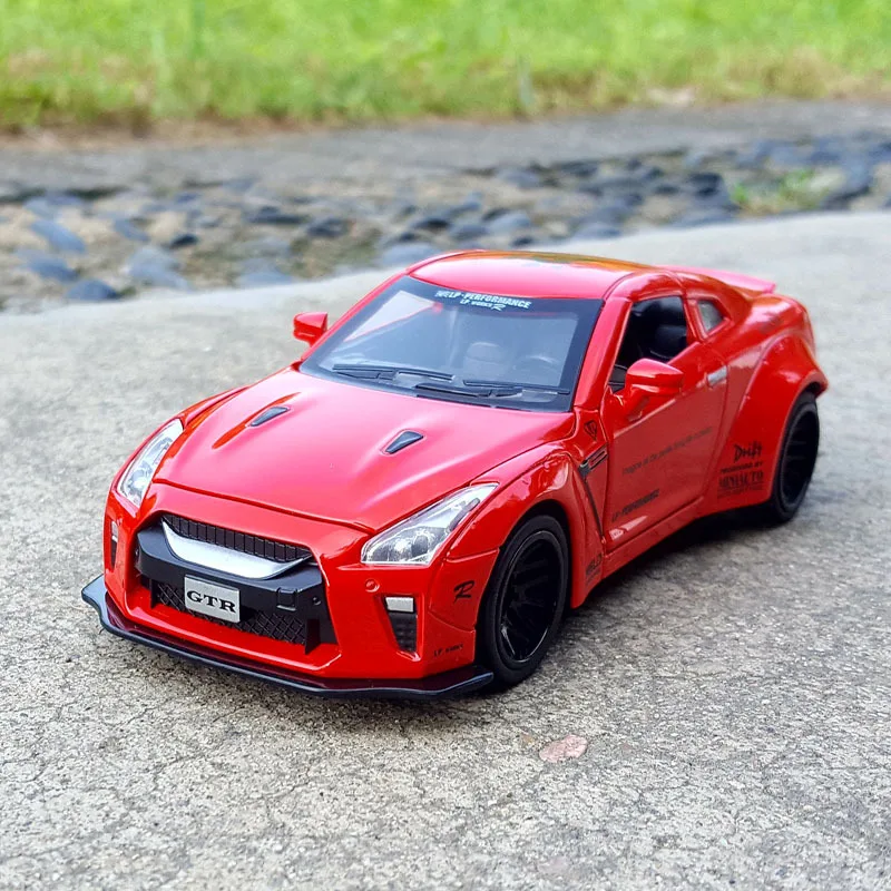 

Nissan GTR Supercar рождественские подарки для детей миниавтомобиль Стайлинг Литые и игрушечные Автомобили 1:32 модель из сплава игрушки для детей