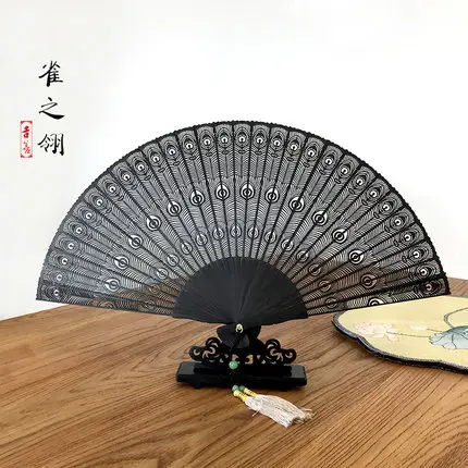 Резной вентилятор Su Ebony Складной вентилятор женский сандаловое дерево китайский стиль подарок ручной вентилятор - Цвет: 12