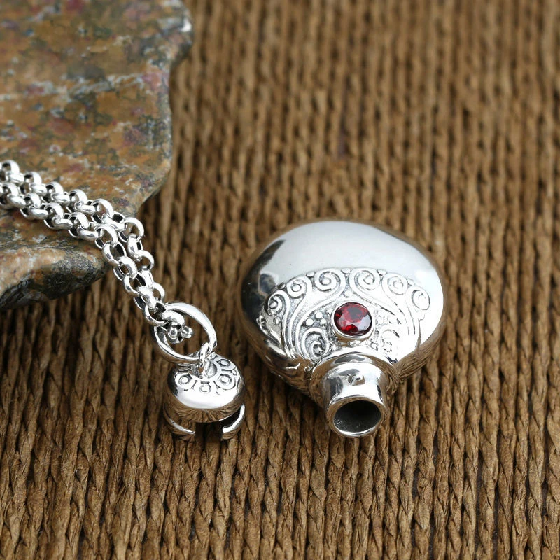 Silver Old Antique Pendant Perfume Bottle Small Pot Pendant Retro Hollow Gawu Box Ladies Jewelry