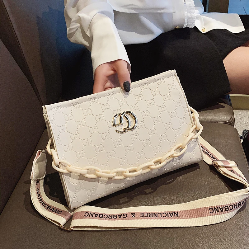 

2020 Autumn And Winter New Trendy Fashion Portable Chain Shoulder Bag Wild Female Diagonal Bag