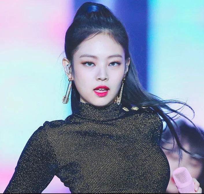 Kpop Blackpink JENNIE same корейская золотая металлическая для бумаги Клипсы Серьги женские длинные Подвесные серьги с витым элементом Модные женские ювелирные изделия