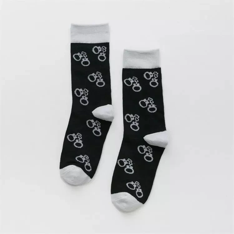 

2019 Autumn and Winter New Men and Women Couple Retro Style Wild Personality Tide Socks Fashion Trend Long Tube Sports Socks