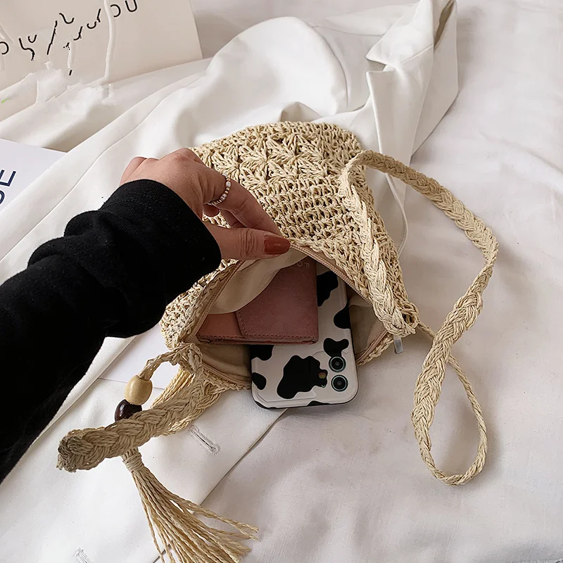 Рисунок 4 - Модные соломенные сумки CAREY KAY на плечо