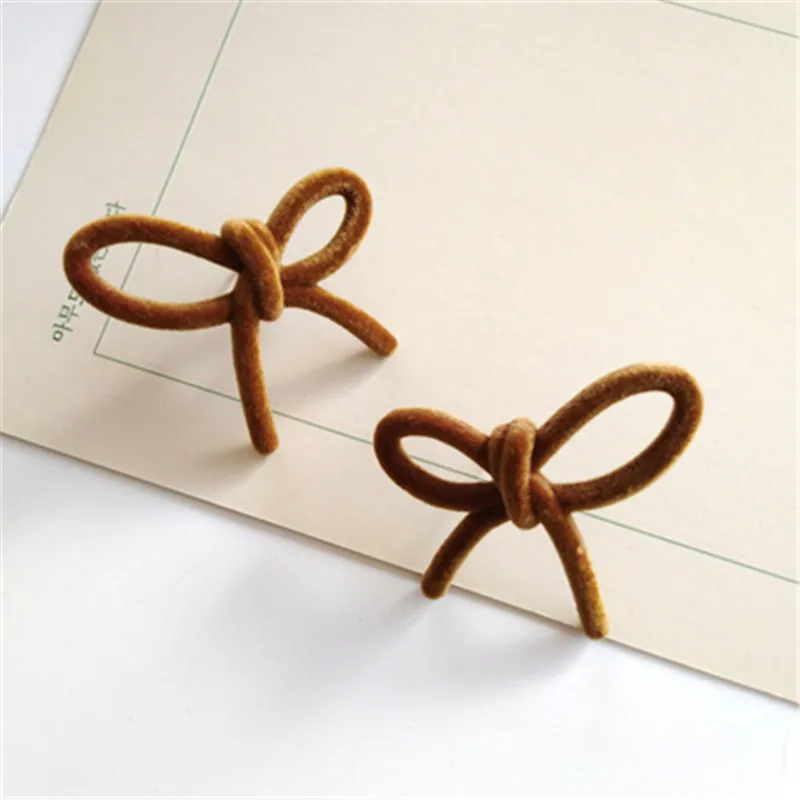 New winter plush velvet circle C shape earrings Vintage joker temperament female stud earrings for women Fine jewelry - Окраска металла: brown