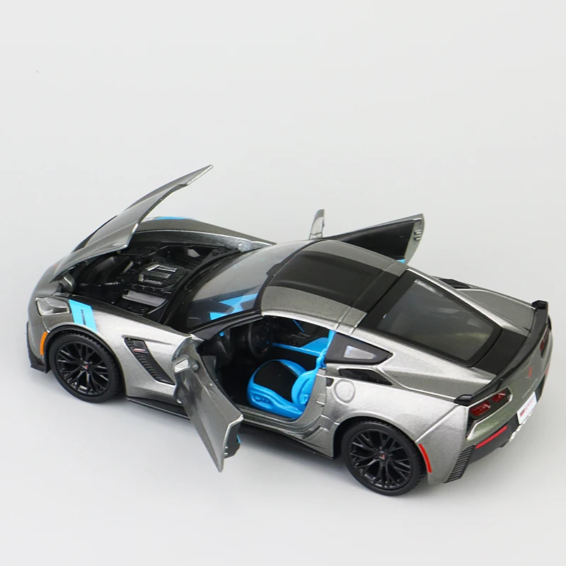 Гоночная трансформерная модель автомобиля Maisto 1:24 2017 Corvette Grand Sport из сплава