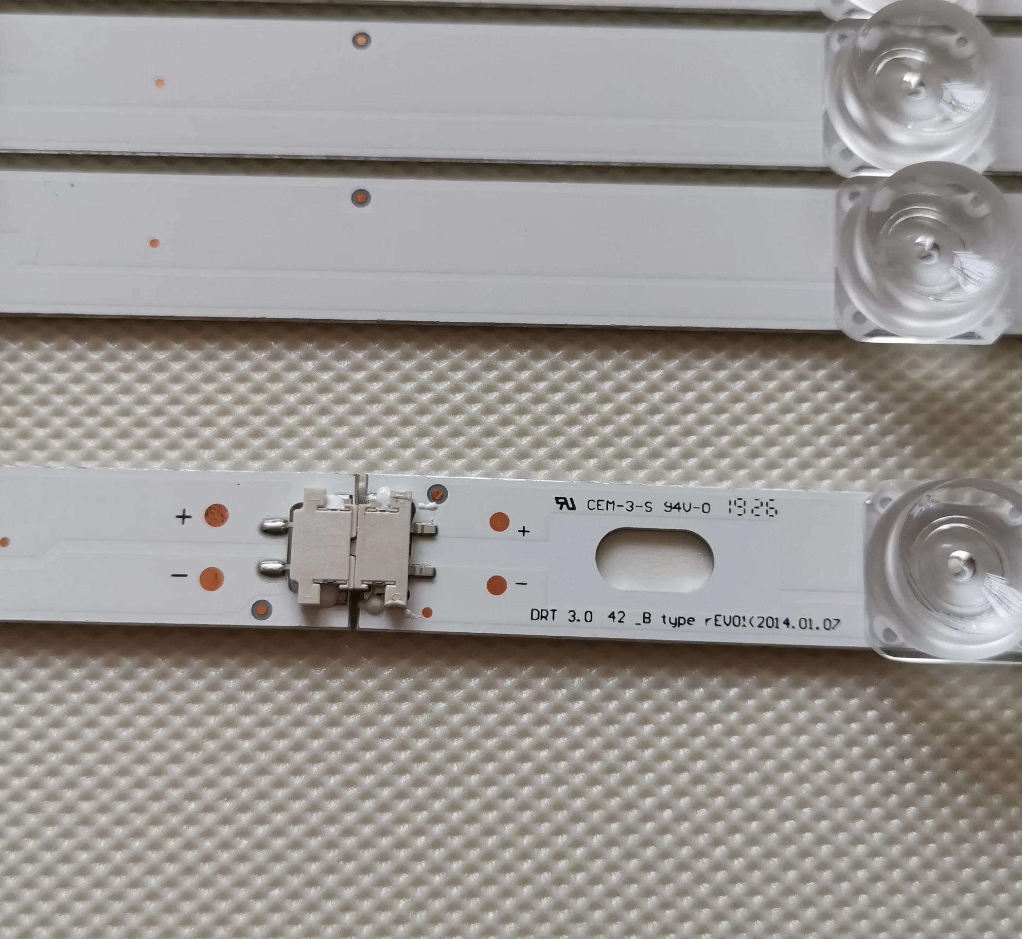 СВЕТОДИОДНЫЙ Осветитель подсветки 8 шт. для LG 42LY320C LC420DUE INNOTEK DRT 3 0 42 дюймовый