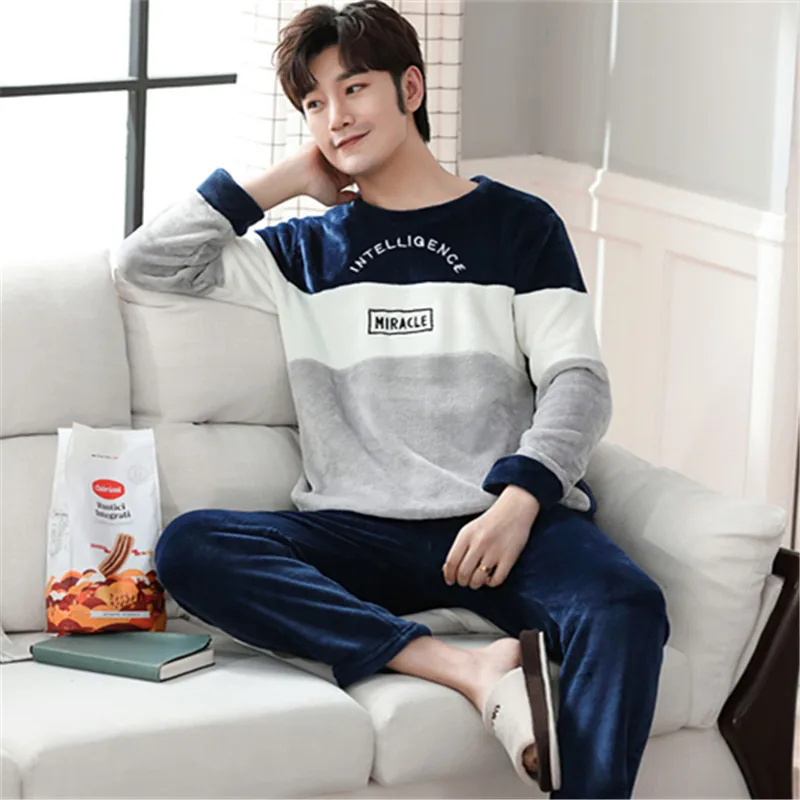 Thicken Flannel Men's Pajamas Two Piece Fashion Print Feather Home Clothes Loose Soft Homewear Pajamas Warm Winter 2Pieces/Set satin pajamas Men's Sleep & Lounge