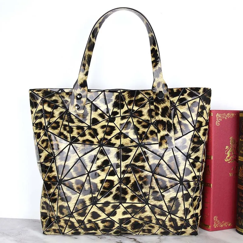 

New Women's Handbag of 2019 Large Capacity Foldable Single Shoulder Bag PU Bright Geometric Diamond Mobile Phone ID Pack