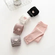 Новинка года; сезон весна; корейские леггинсы с вышивкой в виде сердца и вишни с отворотами для девочек