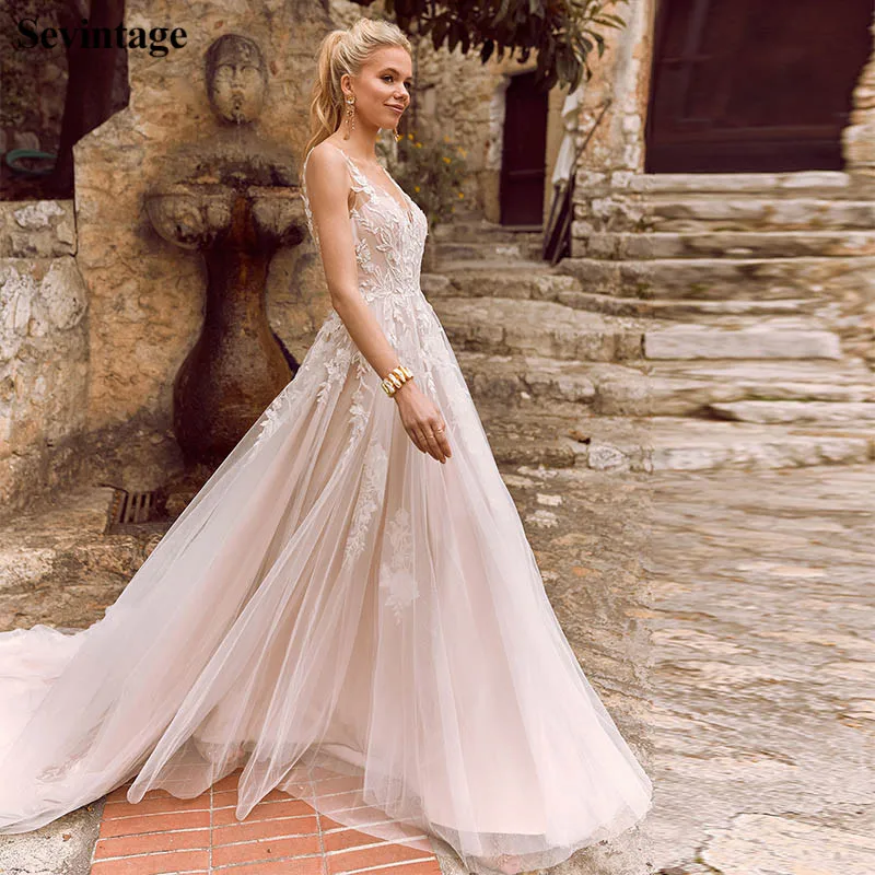 

Sevintage Chic A Line V-Neck Boho Bridal Gowns Lace Wedding Dresses with Tail Backless robe de mariee Customize Bride Dress 2020