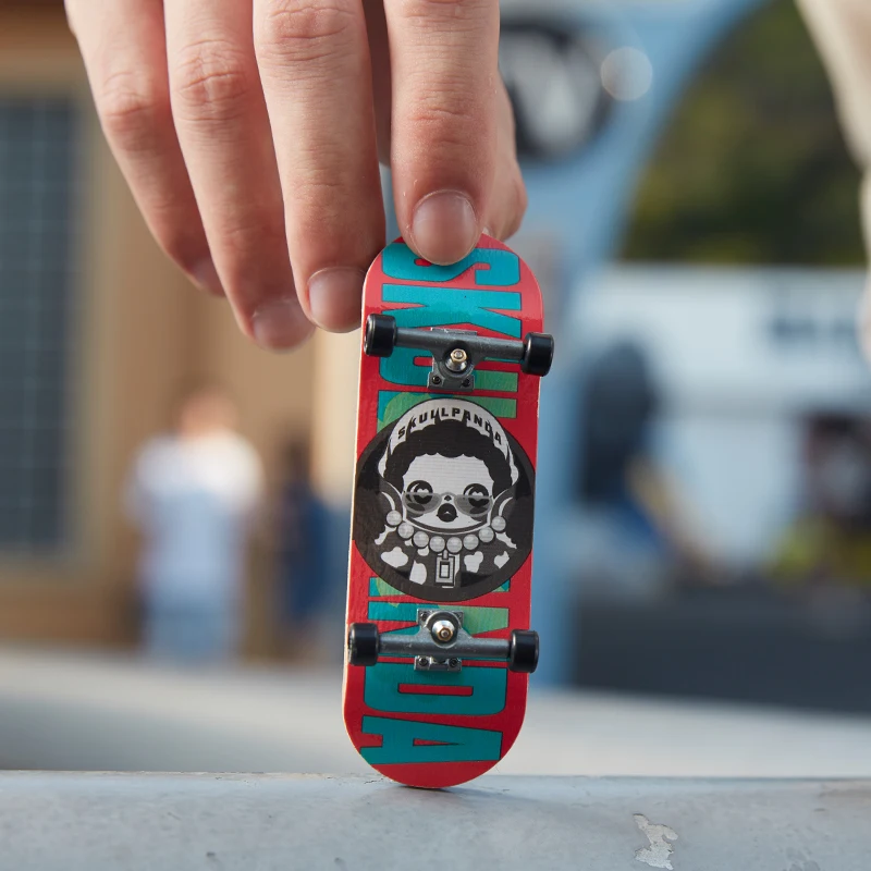 POP MART Skullpanda Hyepanda Series Finger Skateboard Mystery Box