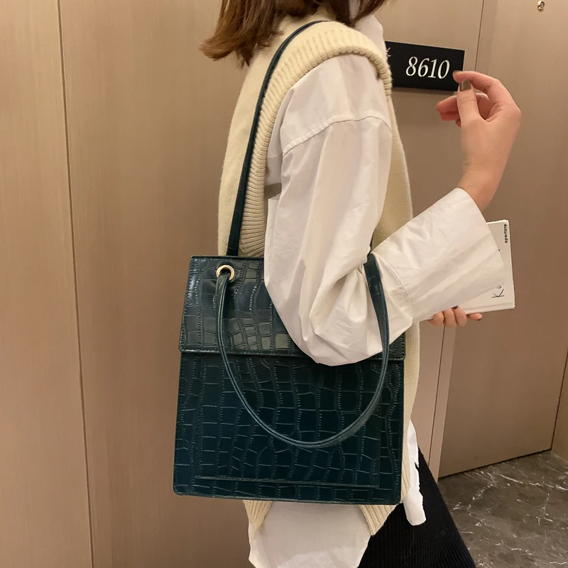 

Summer bag small bag female 2020 new crocodile pattern small square bag strap bag large capacity shoulder messenger bag