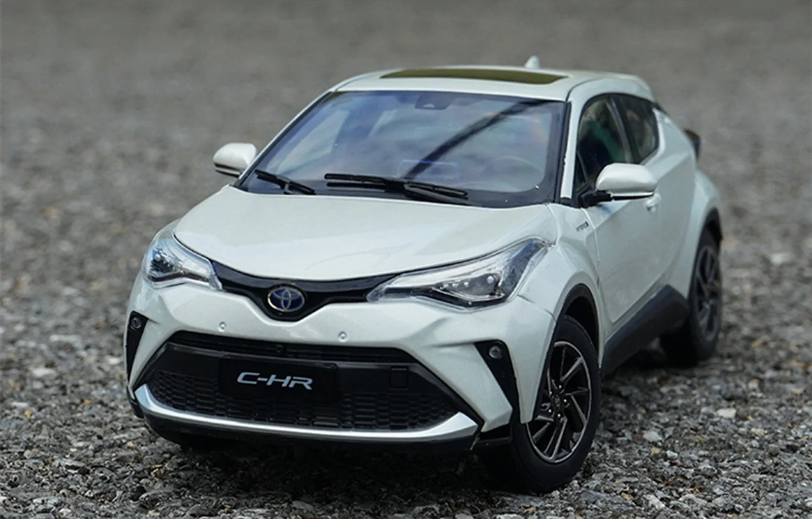 トヨタ C-HR メタルストリームメタリック 06-C 色分け済みプラモデル