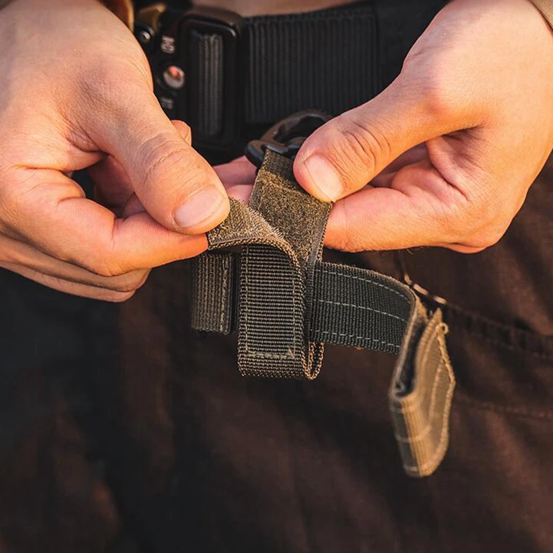 Multifunctional Gloves Storage Buckle Outdoor Tactical Climbing Rope Storage Hook Adjustable Rope Hanging Buckles Key Holder key chain clip
