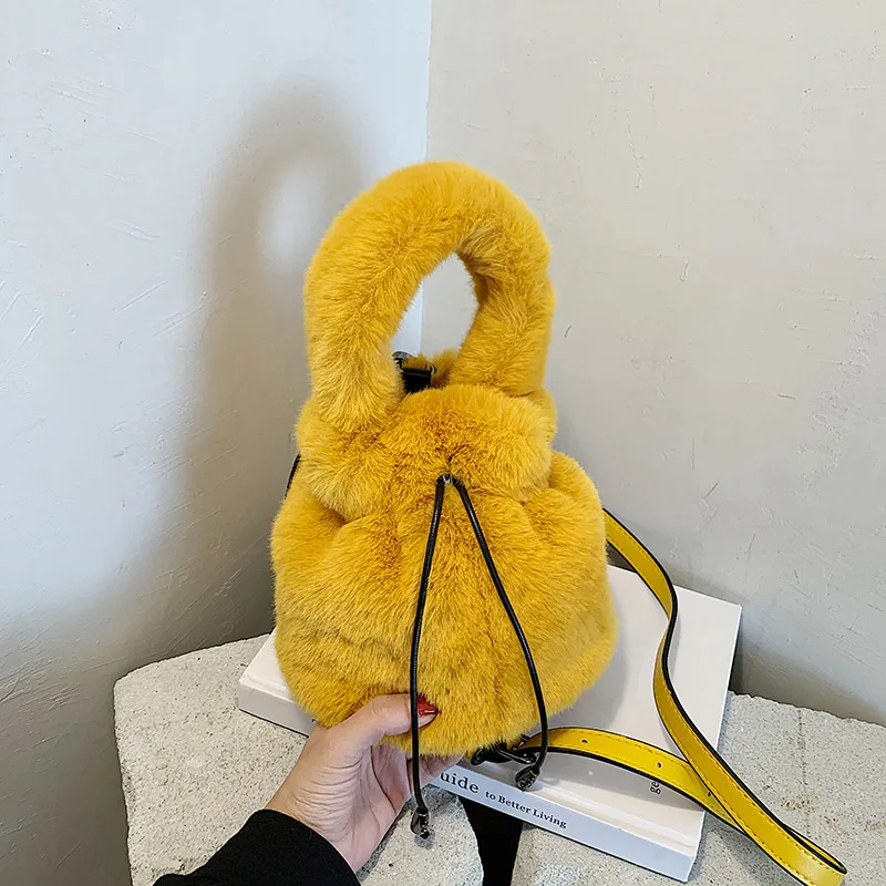 Рисунок 2 - Зимняя модная мягкая плюшевая женская сумка-мешок