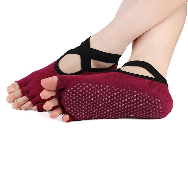 Красный Yoga Socks Breathable Grip Dance Slippers Sports Gym open toe five fingers Socks Women Cotton Pilates Sock Fitness - Цвет: Красный