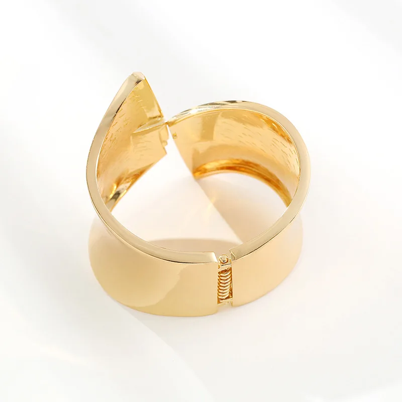 Womens Bangle Bracelets New Fashion Jewelry Symmetrical Gold Plated Luxury Wide Bracelet Accessories for Women bangle bracelet