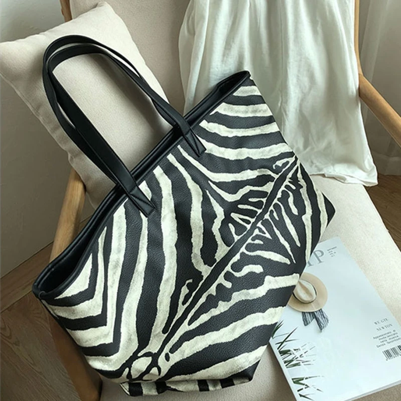 

Zebra Stripes Large Capacity Leather Shoulder Bag Women Bag Fashion Female Big Handbag Leisure Crossbody Clip Bag for Women