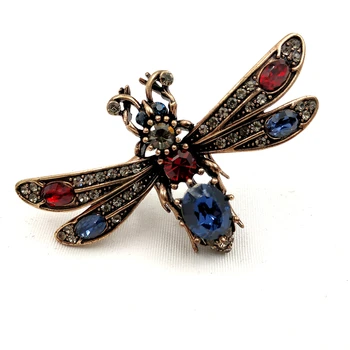 

Vintage Gold Tone Red Blue Crystal Honey Bee Brooch Gold Tone Micro Pave Clear Crystal Wing Designer Bee Pin Cute Insect Jewelry