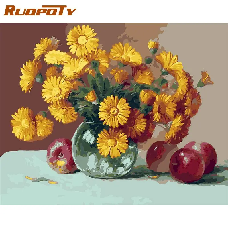 1131黄菊花瓶和苹果