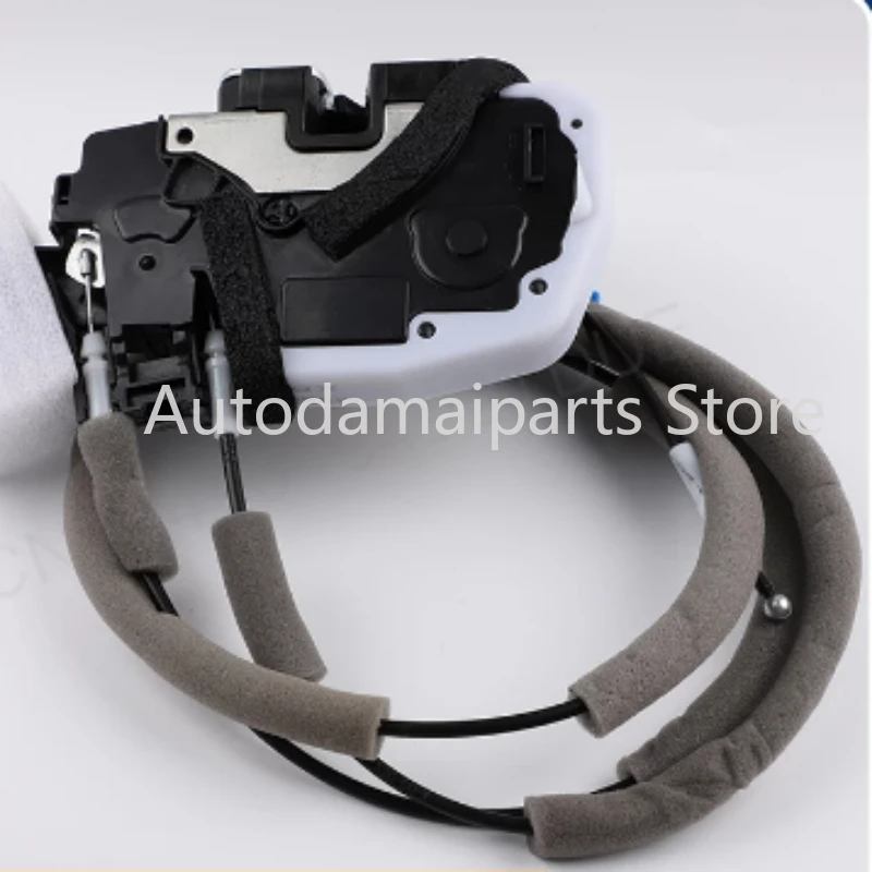 

Applicable To 11-15 New Sunshine Right Rear Door Lock Body Assembly Central Lock Buckle and Door Lock Base 82500-3AW0A-B105