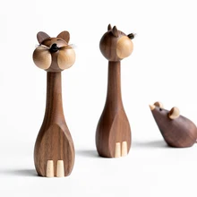 בעבודת יד עץ מיניאטורי דנמרק צלמיות בעלי חיים מזל חתול עכברוש בית משרד שולחן שולחן תפאורה אמנות קישוט מתנות חג המולד(China)