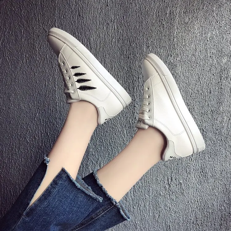 

2019 Spring New Style Small White Shoes Women's Korean-style Versatile Flat White Shoes Lace-up Casual Sport Sneakers Printed