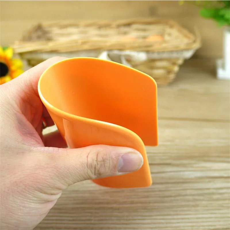 Description Picture 4 of item1Pc Orange Soft Flexible Plastic Dough Cream Scraper Cake Spatula Pastry Butter Cutter Baking Cake Pastry Tools for Bread Making