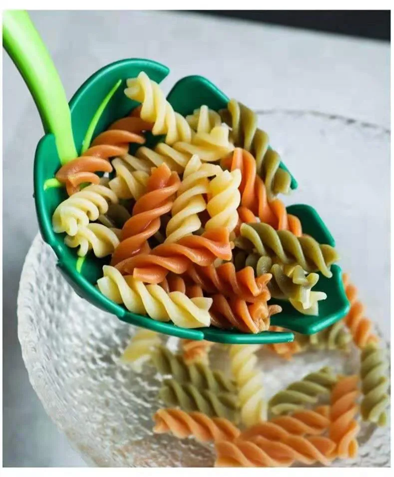 Kitchen tools Green leaf shaped noodle spoon leaf slotted spoon to keep vegetable noodles small tools plastic strainer