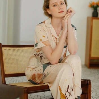 

2020 new Lapel wide satin printed pajamas cardigan short-sleeved star print home clothes pajamas for women pajama sets women