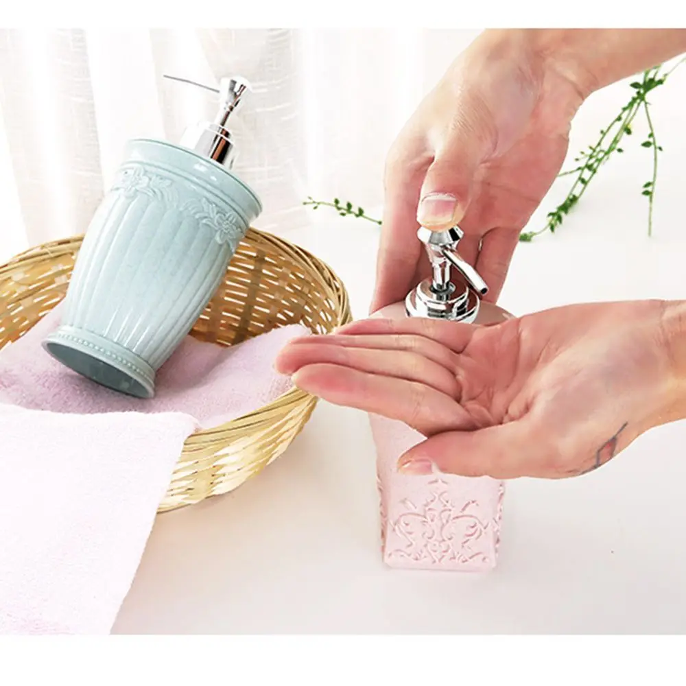 400ml Liquid Soap Dispensers Pressing Carved Plastic Refillable Liquid Soap Distributor Bathroom Set Bathroom Accessories 400ml Liquid Soap Dispensers Pressing Carved Plastic Refillable Liquid Soap Distributor Bathroom Set Bathroom Accessories