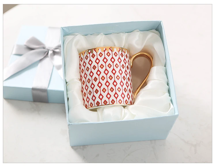 Nordic Ceramic Mug with Lid Spoon Office Coffee Cup Milk Breakfast Couple Cup Gift Box Home Decoration Accessories Modern