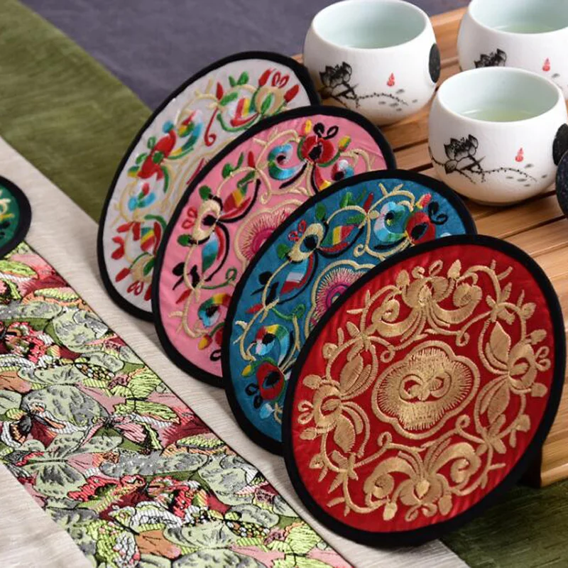 

4pcs Chinese Embroidered Coaster Round Tea Cup Mats Tablewares Mats Pads Heat Insulation Table Decoration Collection