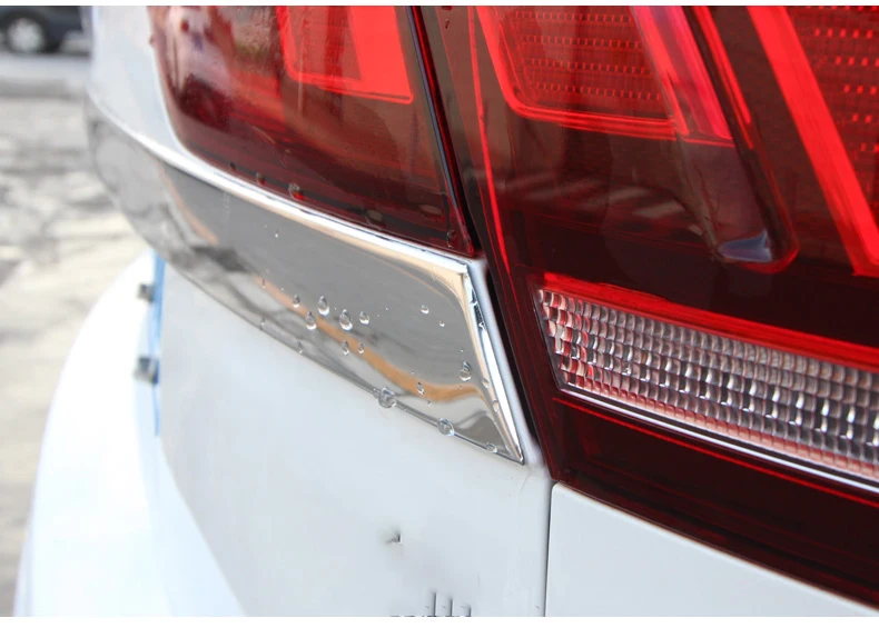 Для Tiguan второго поколения- накладка на заднюю крышку багажника Накладка наклейка для укладки наружные части автомобиля внешние аксессуары