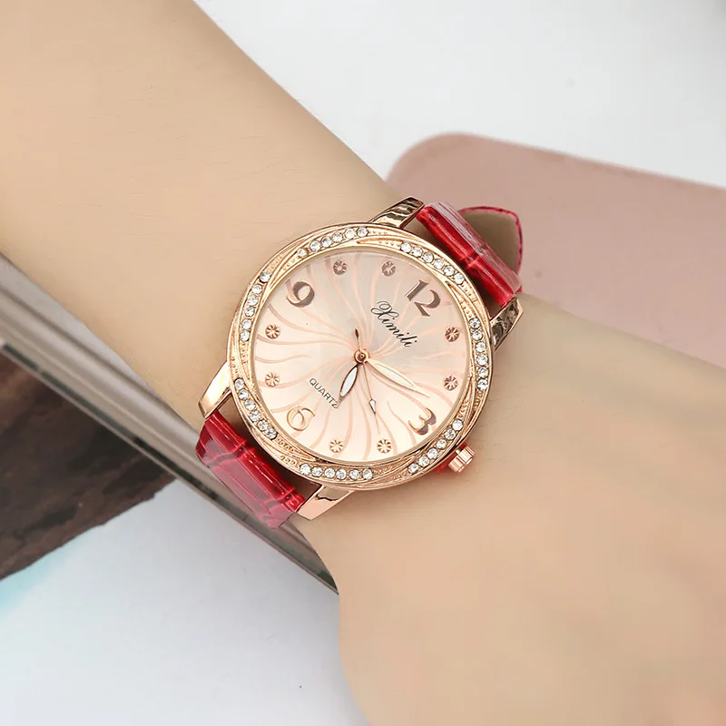 

2020 top fashion new belt watch diamond dial girl student simple quartz watch