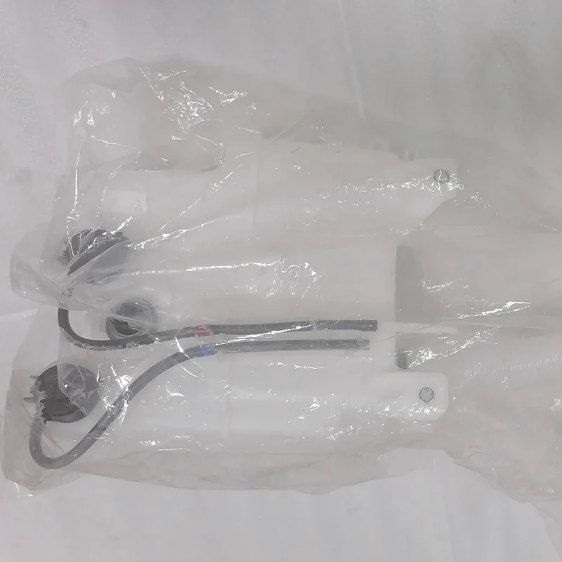 

CAR spray bottle 2008--2015le xu sRX270 RX350 RX450H liquid storage tank windshield washer liquid tank assembly