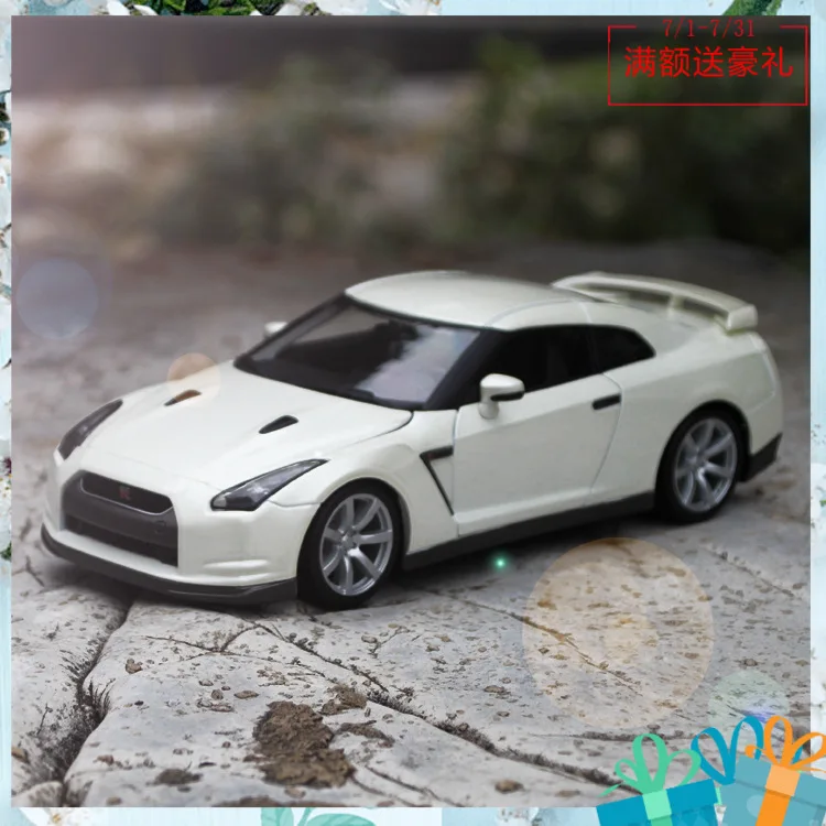 Модель автомобиля из сплава в масштабе 1:18 модель Nissan GTR 2009 детские подарки |