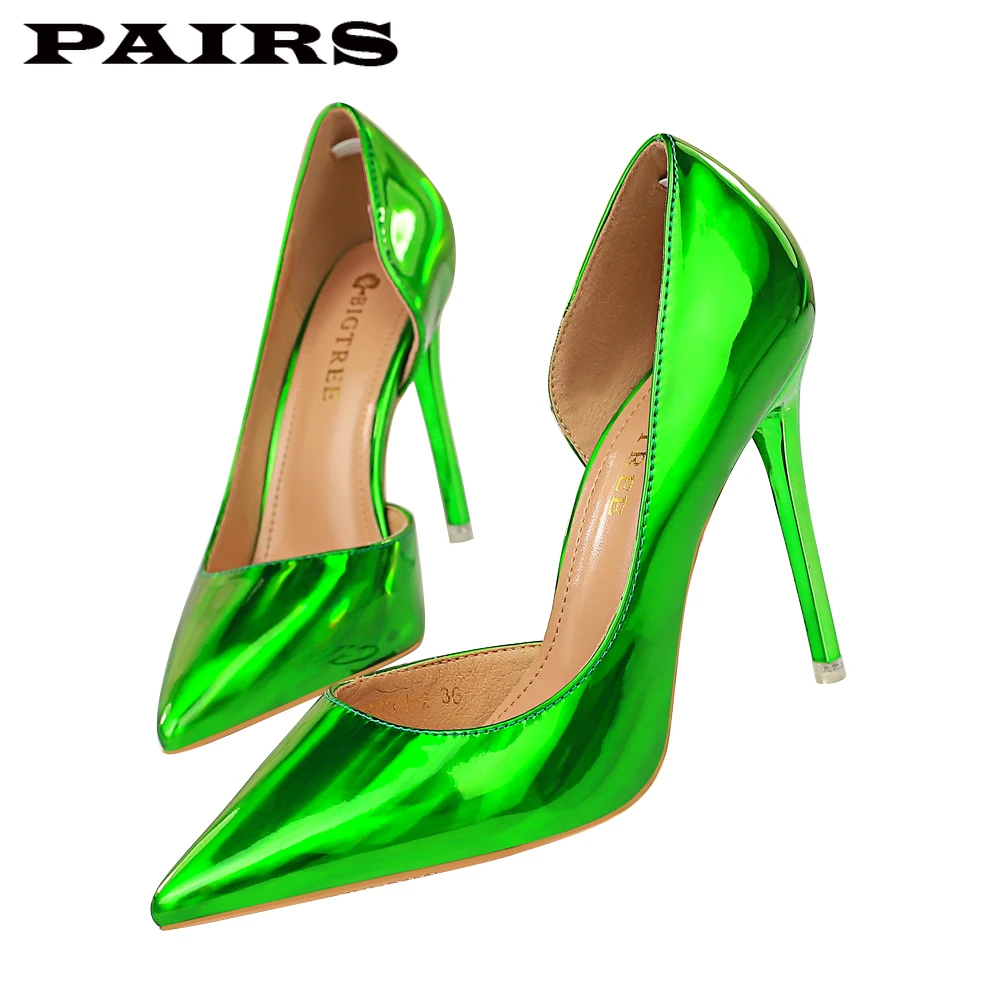 womens green pumps