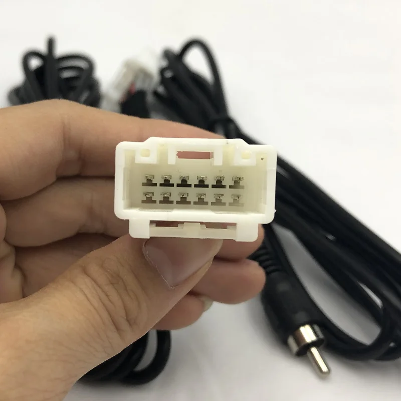 Original car screen C12 Connection Cable for Mazda 3 Sedan Axela Reversing Camera to OEM Monitor without Damaging the Car Wiring (2)