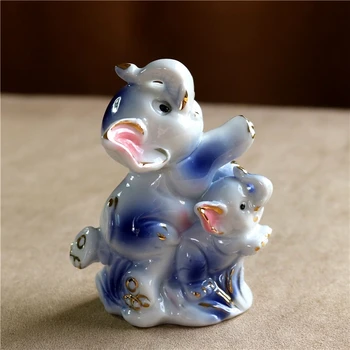 

Funny Ceramic Father Elephant Statue Porcelain Kid Elephant Figure Gift Craft Embellishment Room Decor Father's Day Accessories