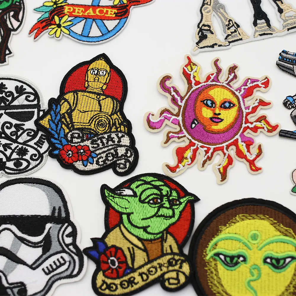 Alien Clothing Patch Embroidery Cloth Stick DIY Sewing Accessories Robot Badge Clothing Decal Decoration Iron Patch