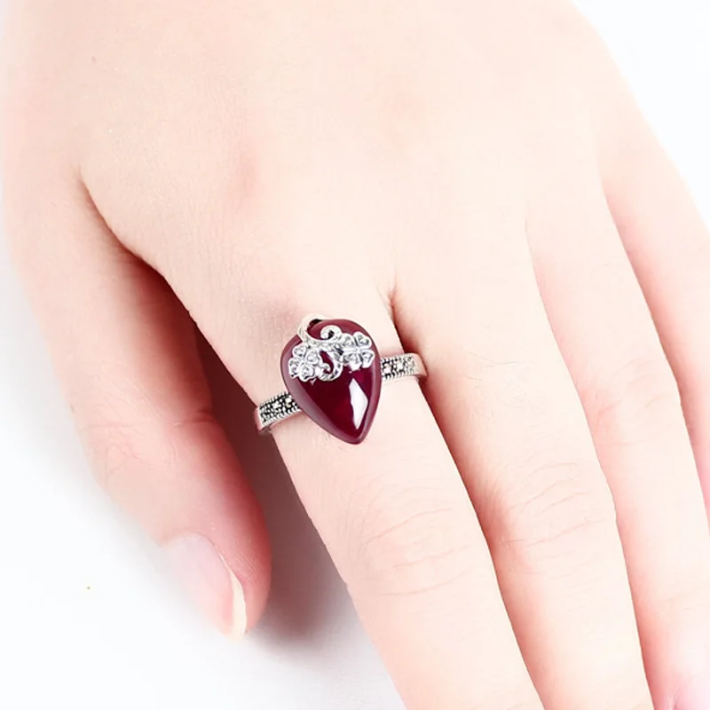 

S925 Sterling Silver Ring Thai Silver Inlaid Garnet Ring Retro Genuine Product Palace Women's Accessories