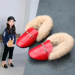 Детская зимняя теплая модная обувь для мальчиков и девочек; Цвет черный, красный; меховая обувь на плоской подошве; нескользящая детская
