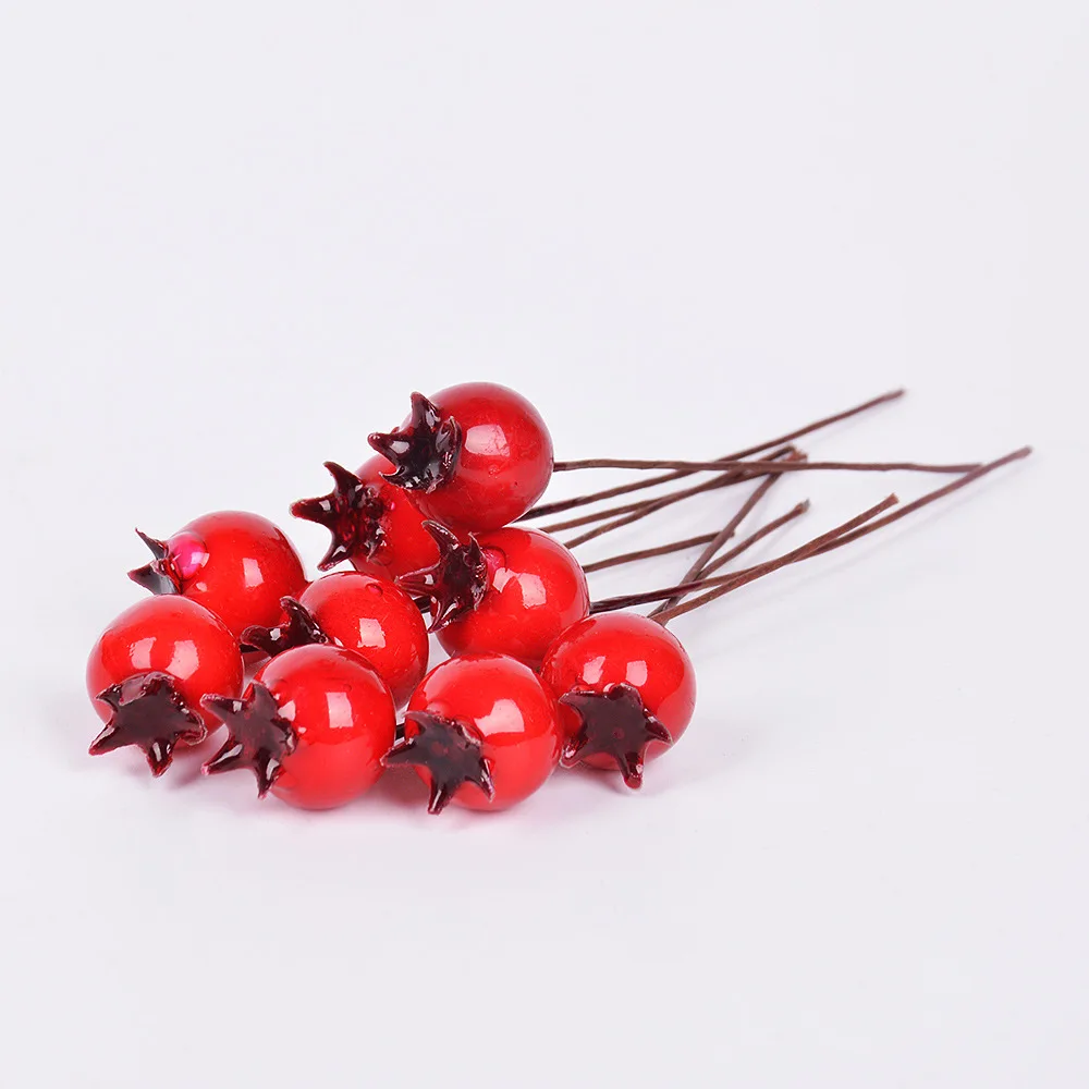 20pcs Decorative Mini Christmas Frosted Artificial Berry Vivid Red Holly Berry Holly Berries Home Garland New Beautiful - Цвет: A