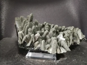

496.5gNatural rare green crystal, crystal cluster mineral crystal specimen