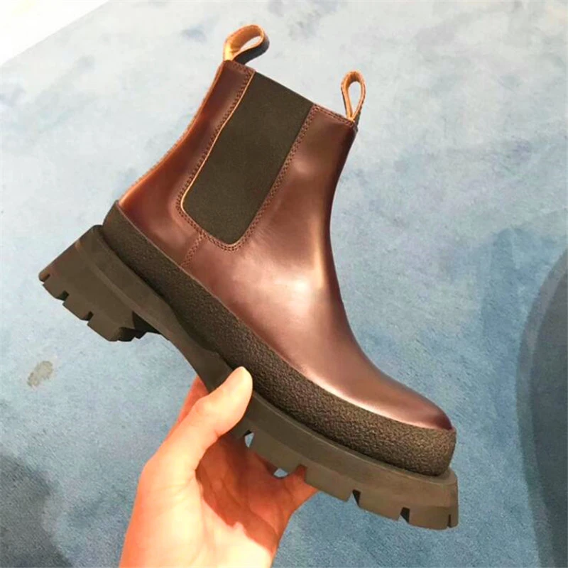 flat bottom chelsea boots