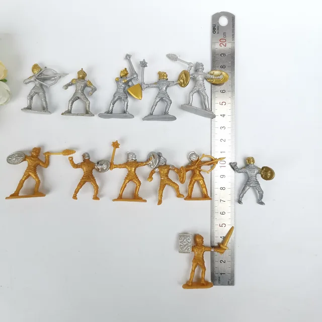 100pcs/lot Cartoon anime figures gold silver soldier war man model capsule doll home ornaments miniature 3