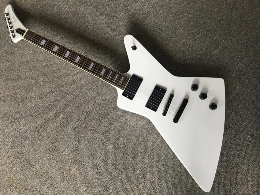 

Electric Guitar/Superior quality/Guitar/Peach Blossom Core Body/Peach Blossom Core Head/Free shipping