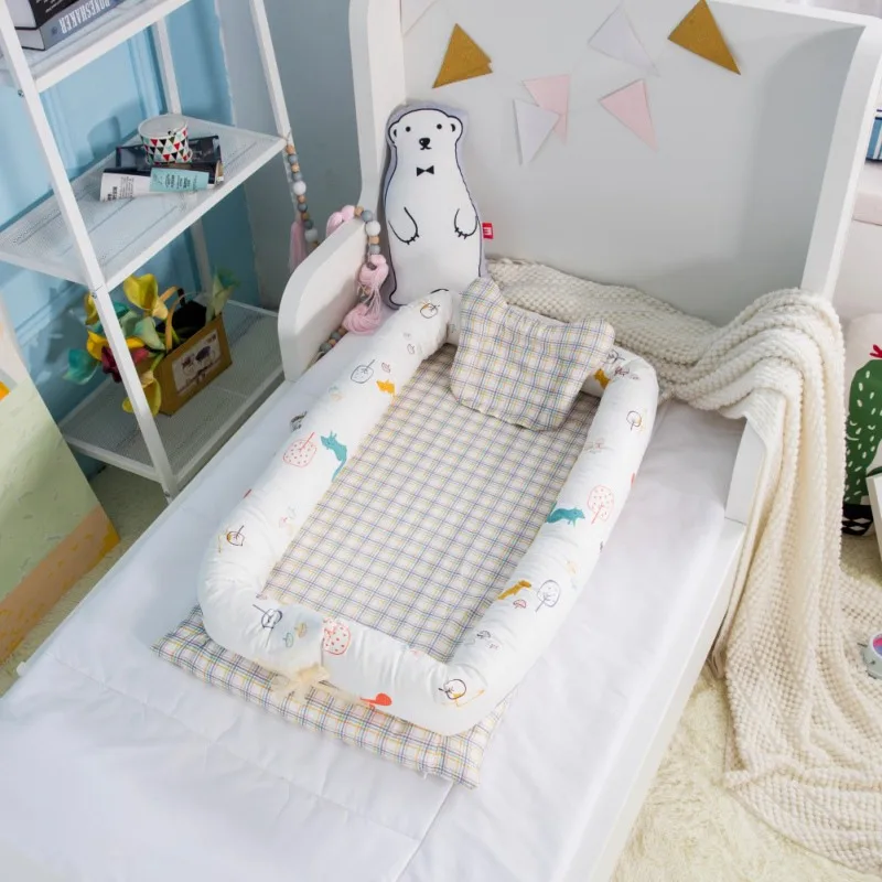 Переносная кровать с подушкой детский шезлонг для новорожденных кроватки дышащий и сна Гнездо с подушкой