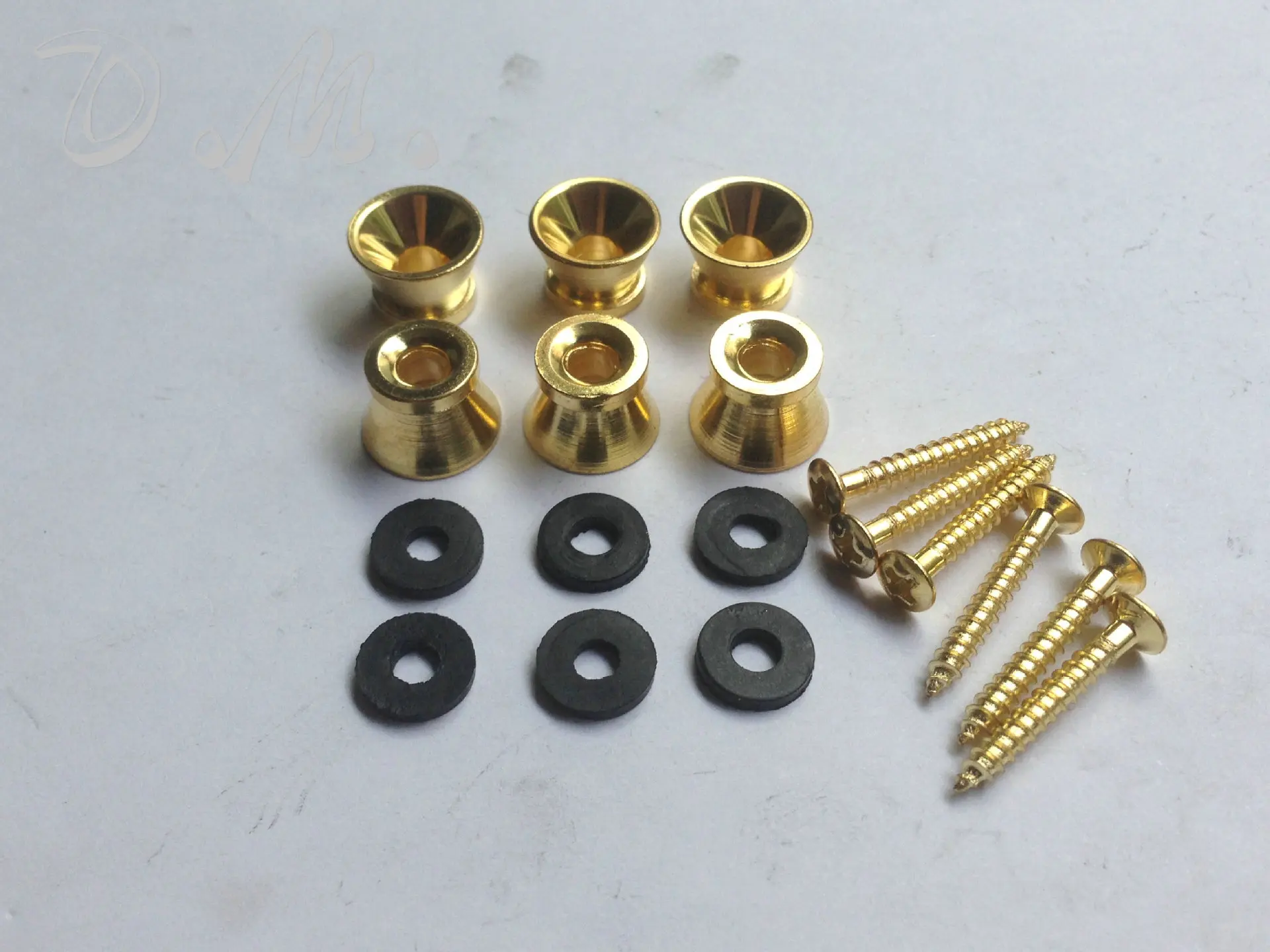 Manufacturers Supply High Quality Tail Nail Gold Plated GD Strap Buckle High-Grade Guitar with Tail Ding Small UK Hanging Bead G